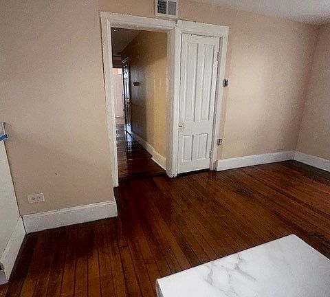 5th image of 1241 W Chicago Ave