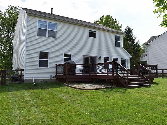 2nd image of 913 Surfridge Dr