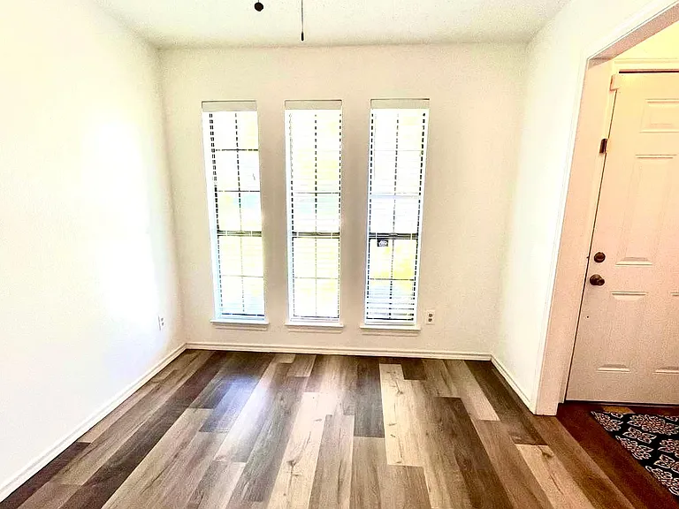 8220 Willow Creek Dr — Photo 3