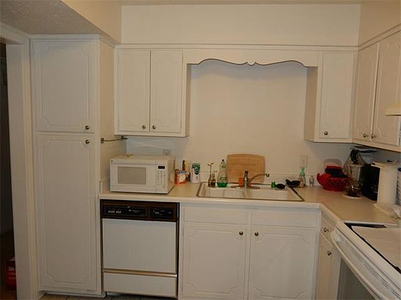 5th image of 2716 Whitney Pl APT 425