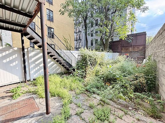 2nd image of 412 E 116th St #16