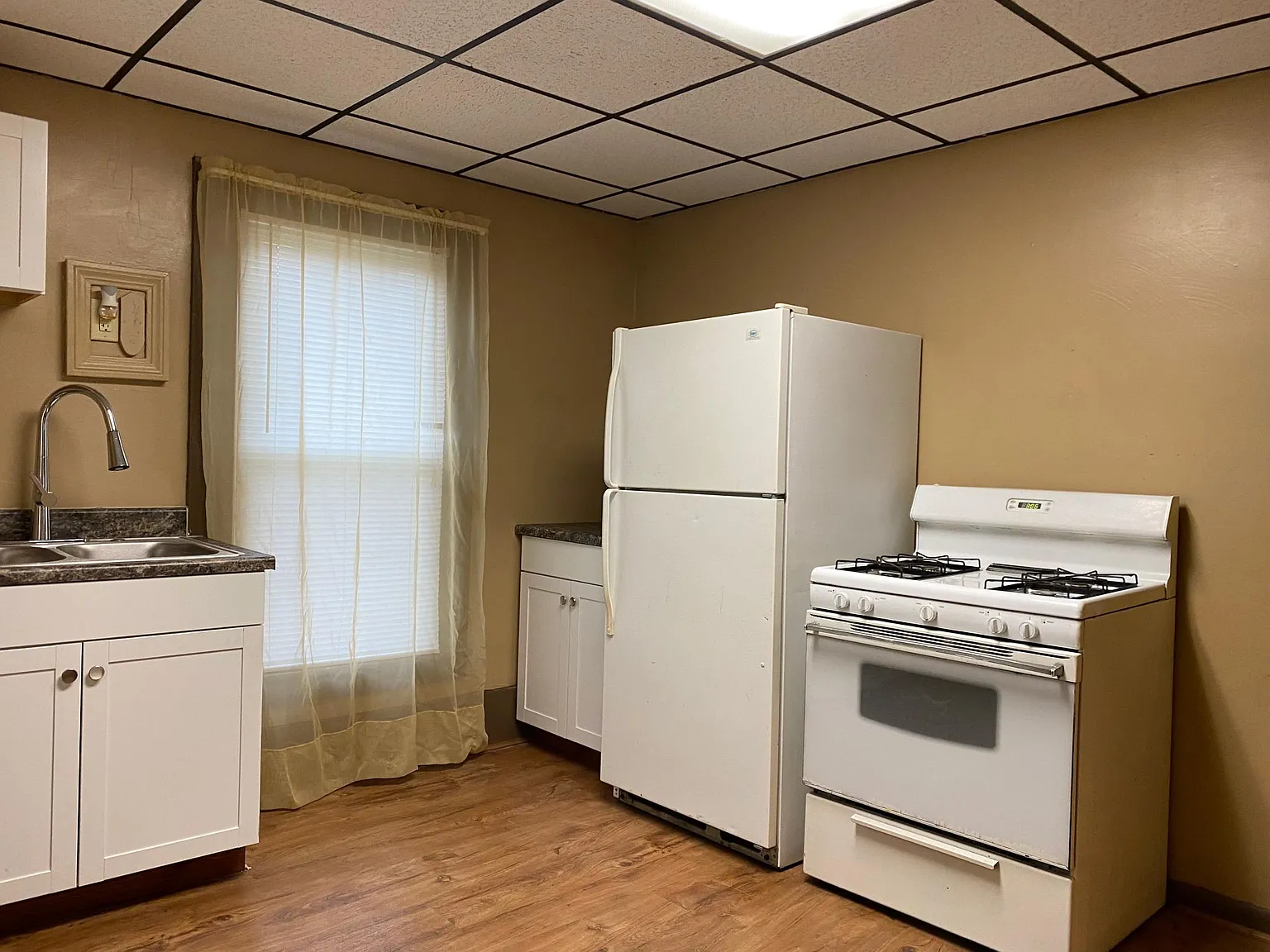 1 bed, $700 — Photo 3