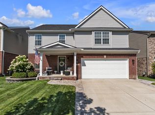 7184 Castell Blvd, Belleville, MI 48111