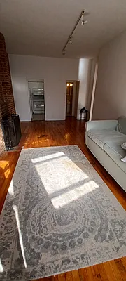 Rented by Allen Harris, LREB | media 2