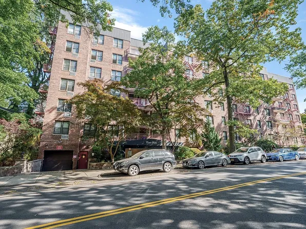 4325 Douglaston Pkwy APT 1H, Flushing, NY 11363