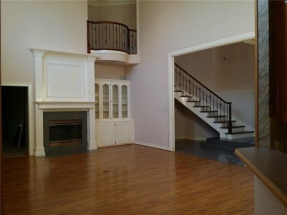 4th image of 5211 Saratoga Ln