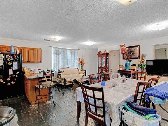 5th image of 600 Peniston St
