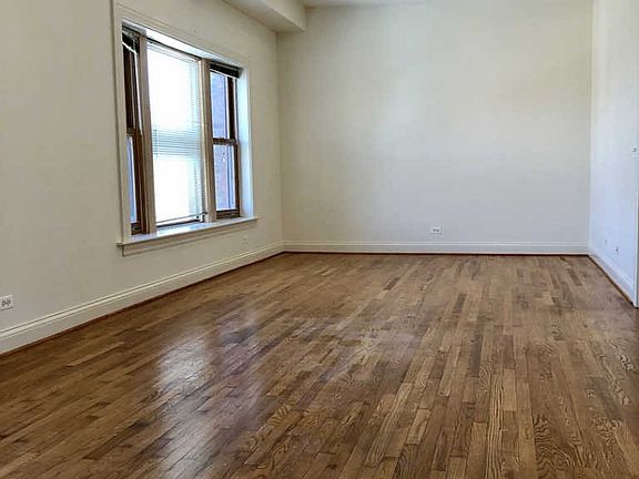 4th image of 2543 W Iowa St Floor 3