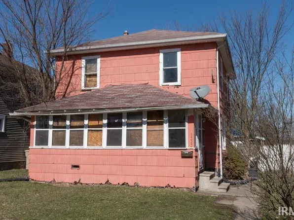 1323 E Dubail Ave, South Bend, IN 46613