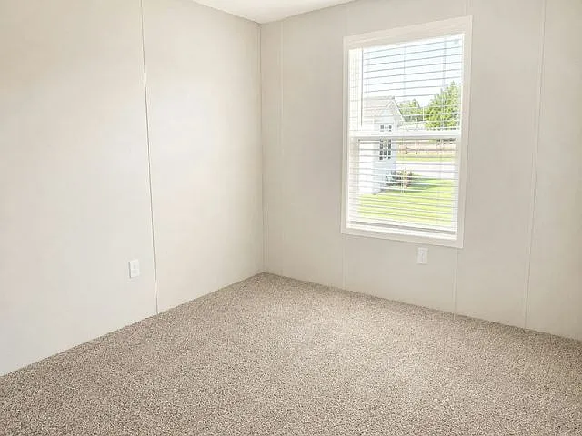 3 bed, 2.0 bath, 1056 sqft, $2,000 — Photo 4