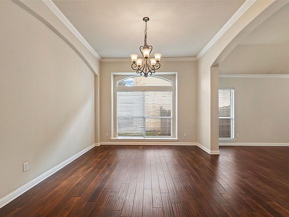 5th image of 1102 Canyon Maple Rd