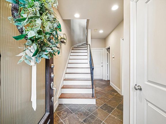 5th image of 2848 Leeland St