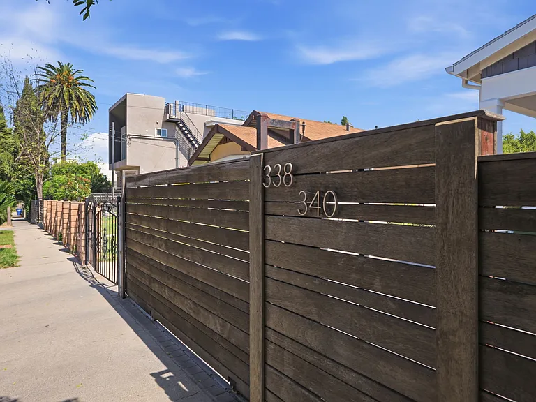 340 N La Fayette Park Pl — Photo 24