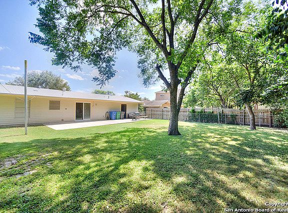 2nd image of 1007 Glamis Ave