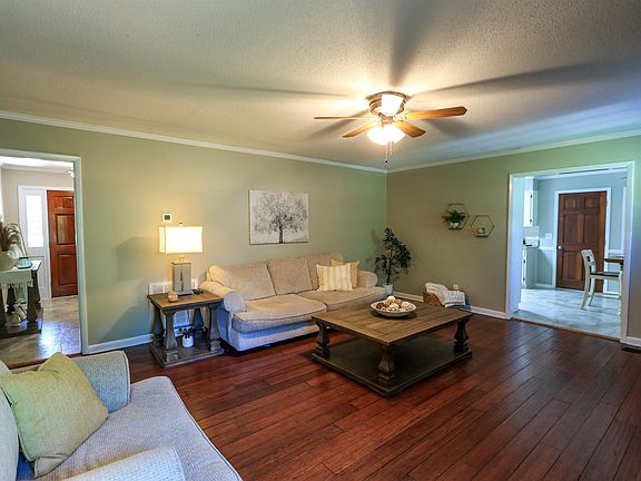 5th image of 1016 Sandrock Rd