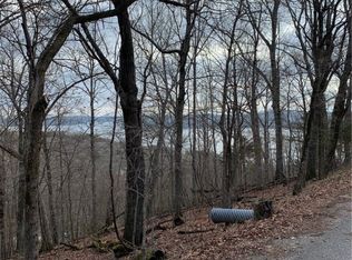 5 Country Club Dr, Eureka Springs, AR 72631