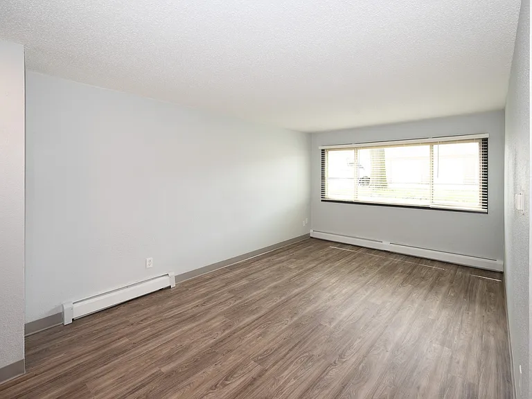 Meadow Park Apartments — Photo 24