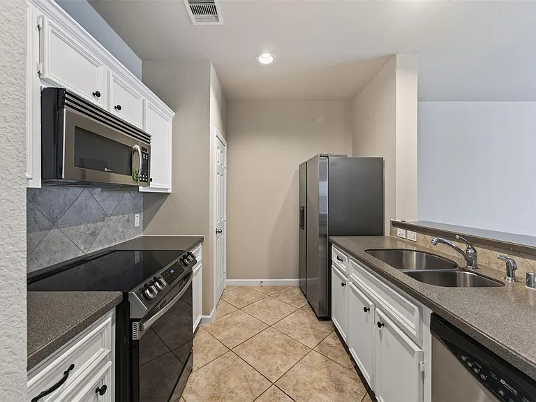 1317 Paige St — Photo 19