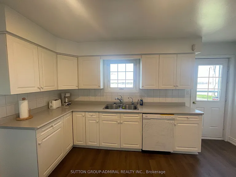 162 Bayshore Dr — Photo 24