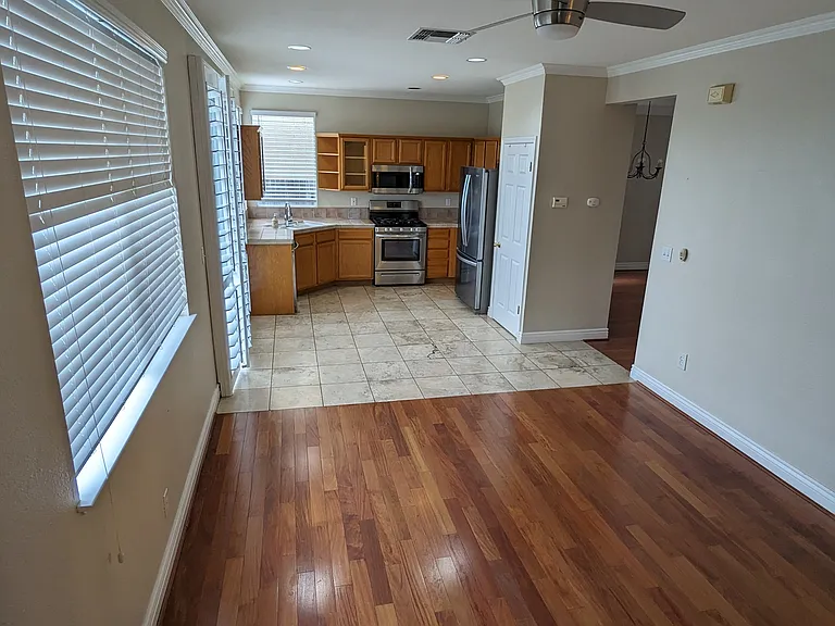 25539 Foggy Glen Dr — Photo 8