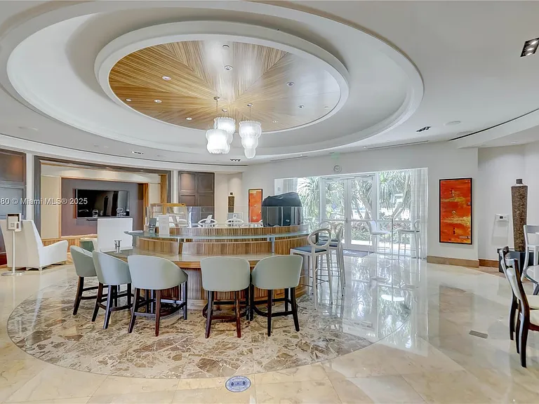 1 N Ocean Blvd #1011 — Photo 44