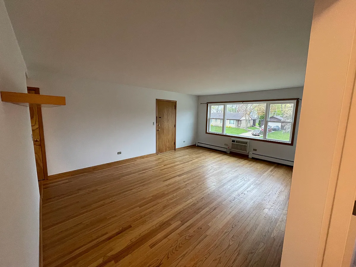 Living room - 111 E Thomas St #2E
