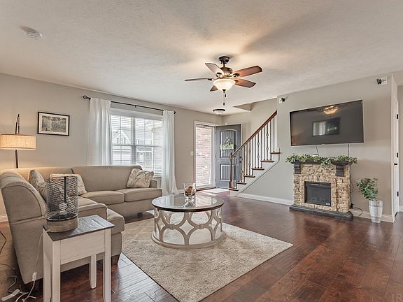 3rd image of 1401 Breezy Creek Dr