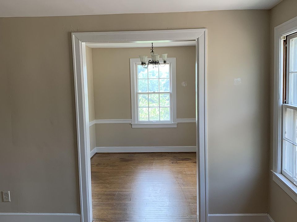 Dining room to living room
