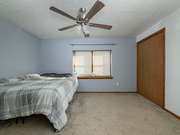 4th image of 1095 Baier Ave