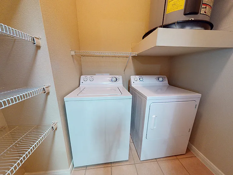 Lakeland Estates Apartment Homes — Photo 10