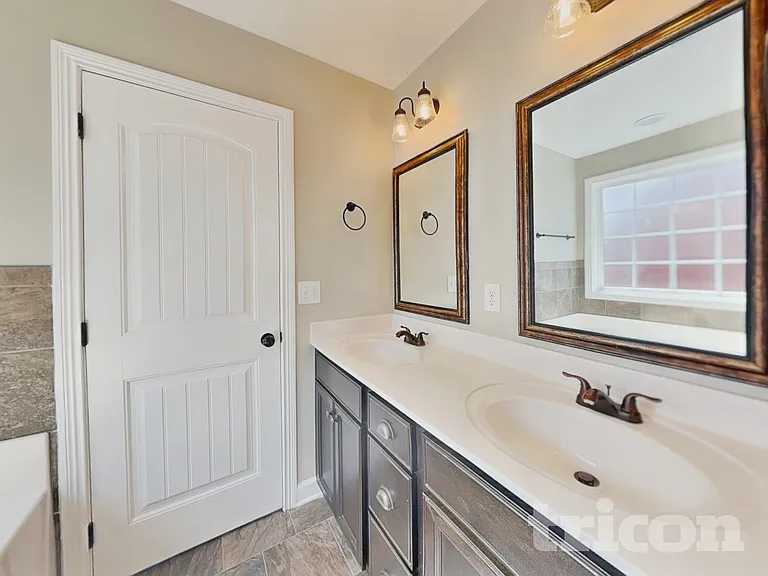 685 Ellie Nat Dr — Photo 7
