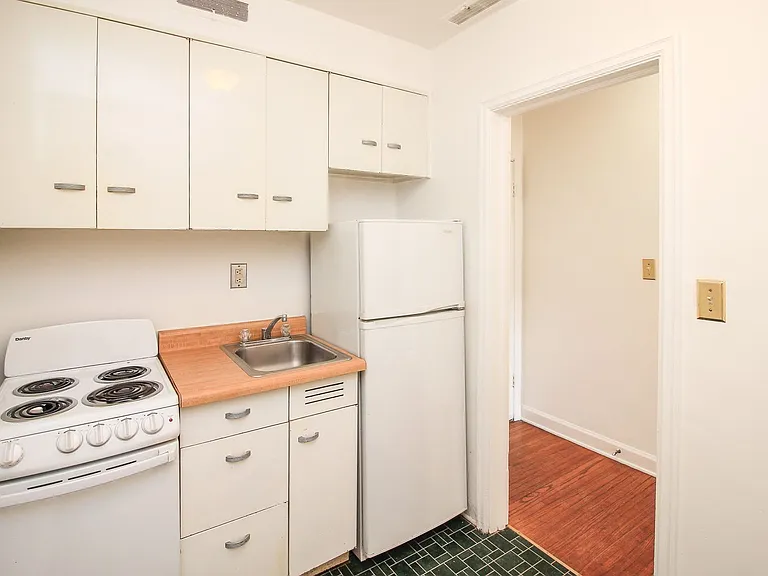 703 S Summit Ave — Photo 34