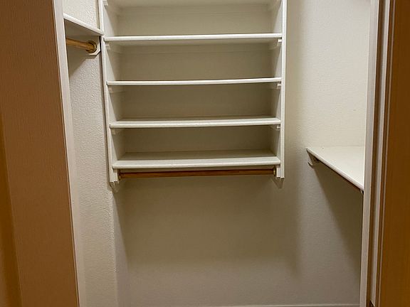 5th image of 1029 25th St SE