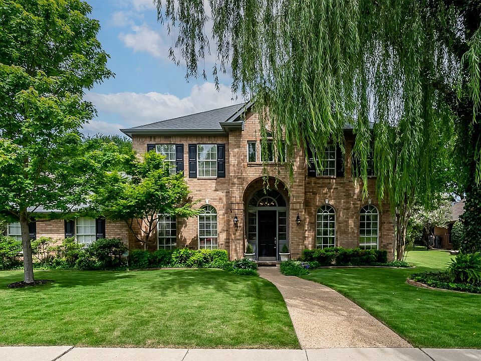 1st image of 2704 Lakesedge Dr