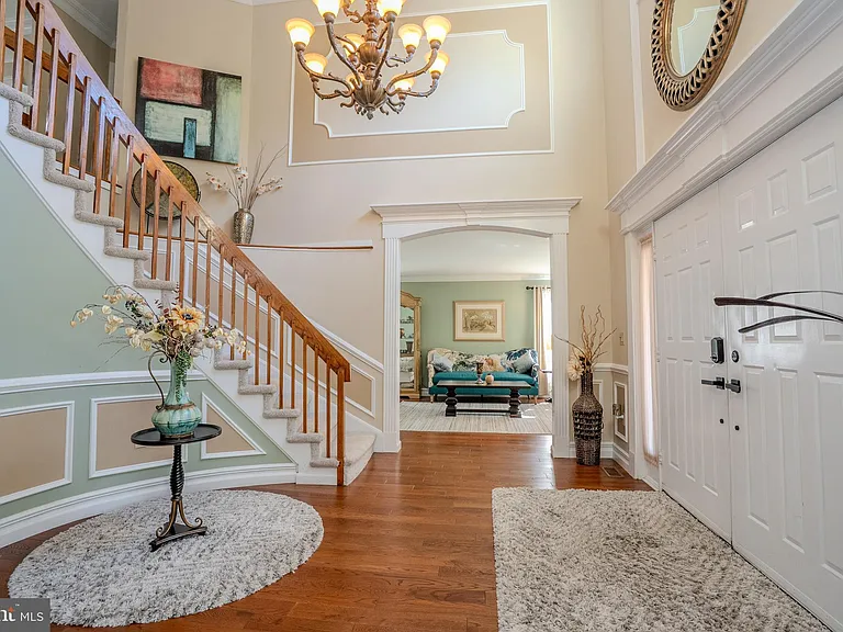61 Amherst Way — Photo 8