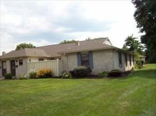 57 Valleybrook Dr, Lancaster, PA 17601