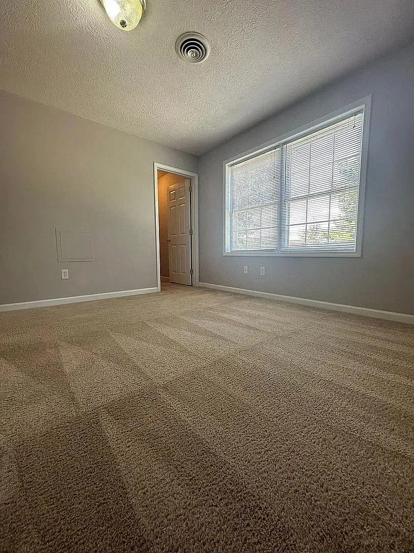 3332 Yellow Sulphur Road — Photo 4