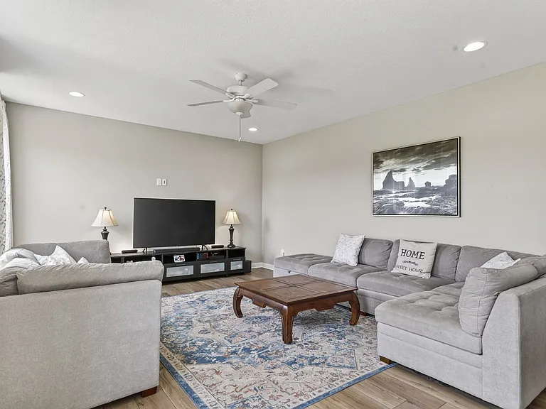 3805 Mantle Dr — Photo 23