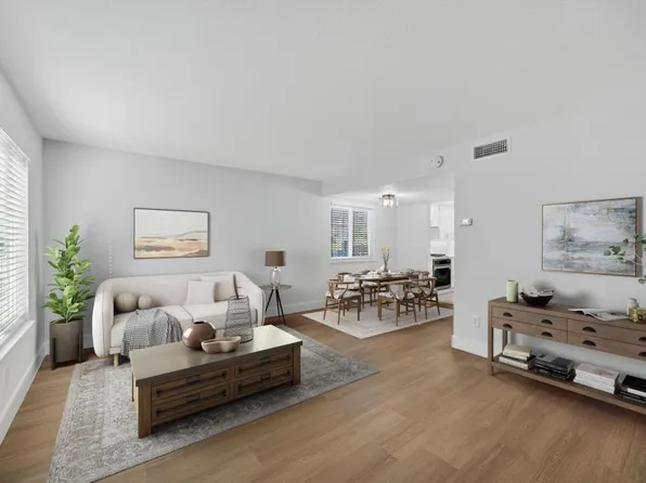 28 Creeks Edge Way, Sacramento, CA 95823