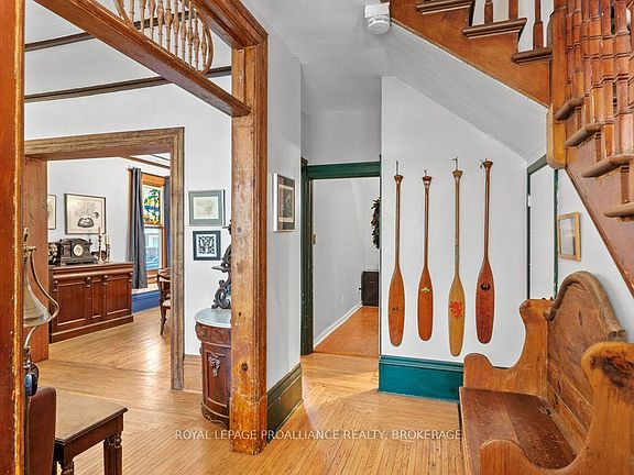 4th image of 236 Frontenac St