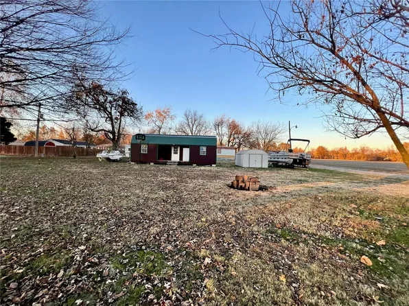 801 Lake St, Campbell, MO 63933