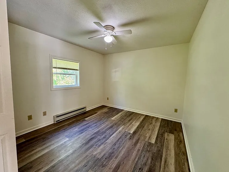 646-650 Hillwood Dr #652 — Photo 7