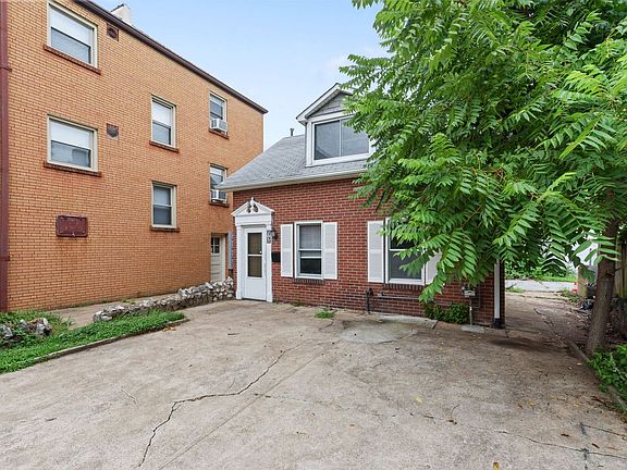 2nd image of 5745 Murdoch Ave