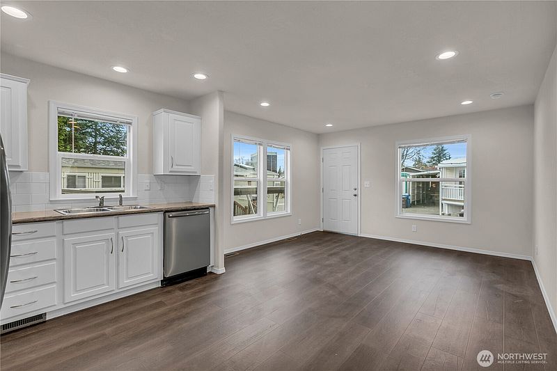 5th image of 3407 S 181st Place #138