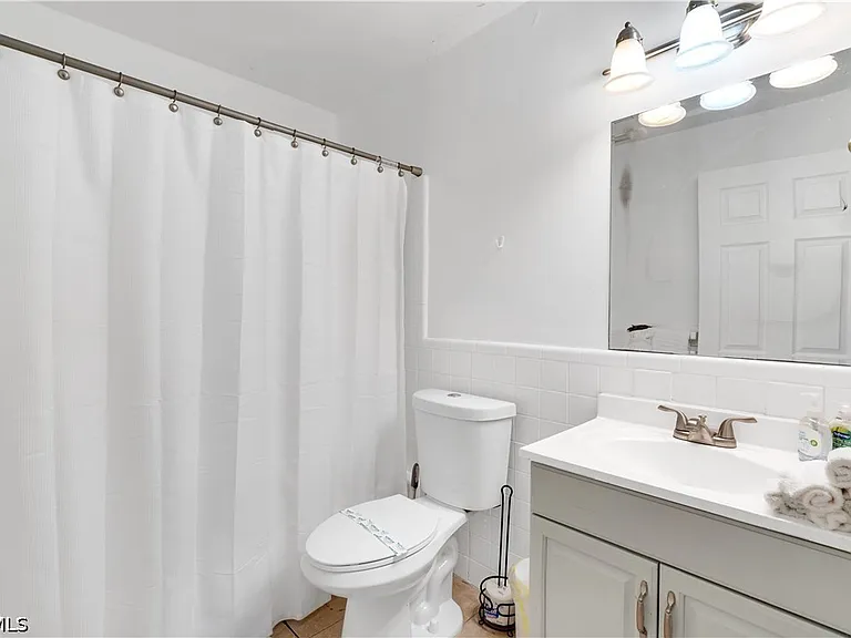 4353 Country Club Blvd #B — Photo 12