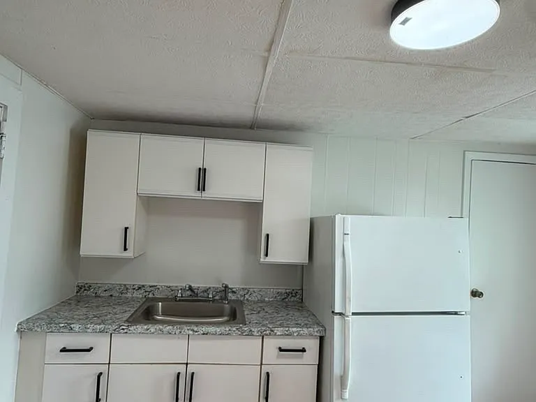 28 W Main St #6 — Photo 3