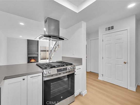4th image of 4736 N Vincent Ave APT C