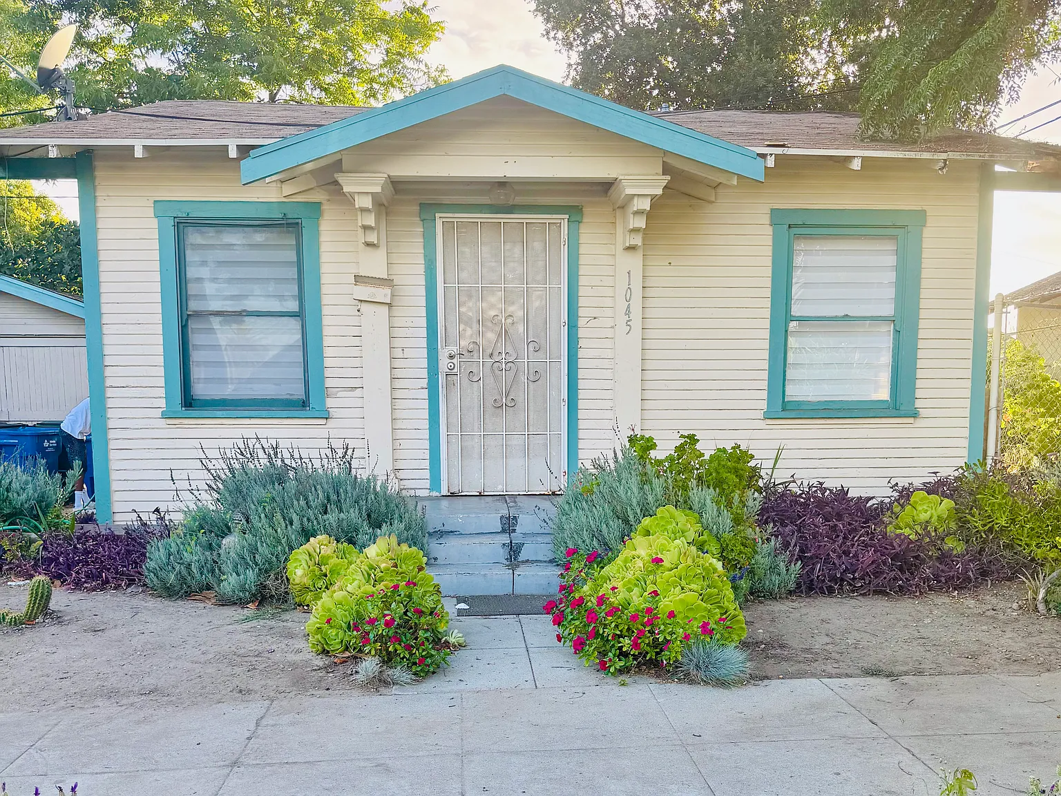 2 bed, 1100 sqft, $2,600 — Photo 2