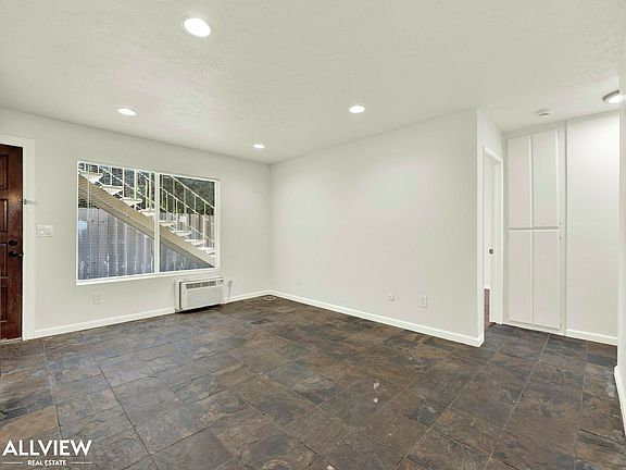 5th image of 2538 C St APT 2