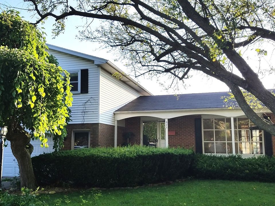 1st image of 675 Holly Ln